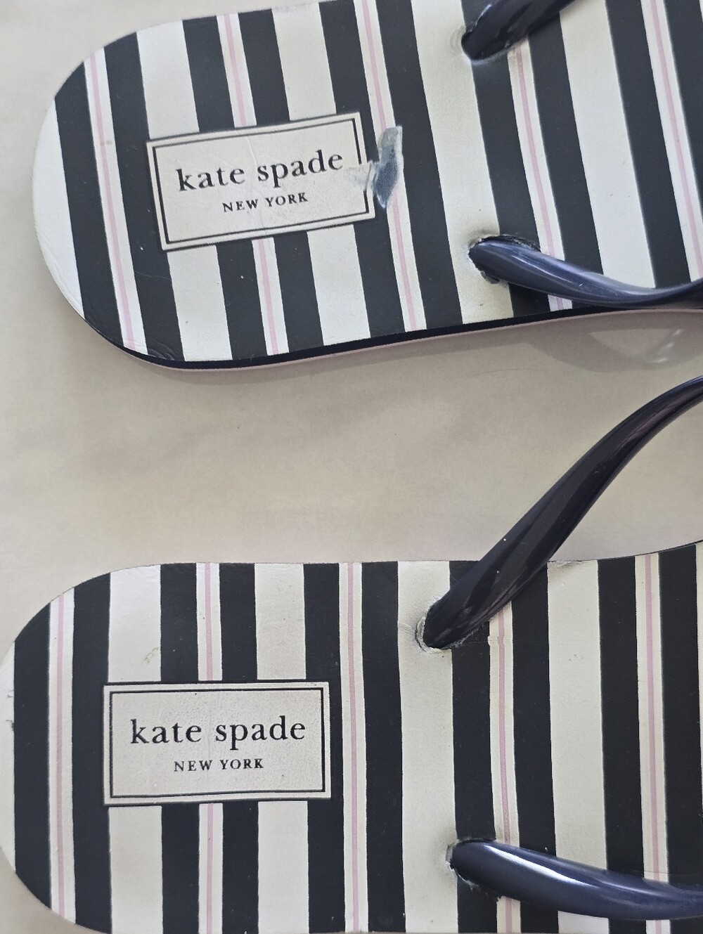 Kate Spade New York Bow Flip Flops 9-10 Navy Striped Pink White Sandals Preppy - Picture 6 of 9